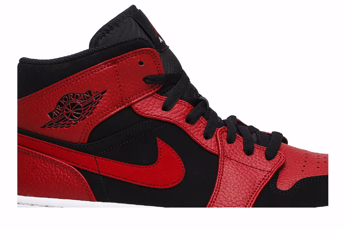 Air Jordan 1 Mid Bred, view 3