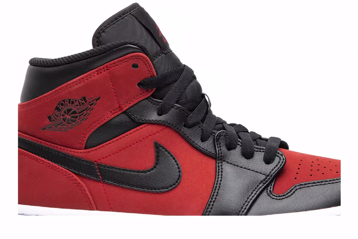 Air Jordan 1 Mid Reverse Banned, view 3
