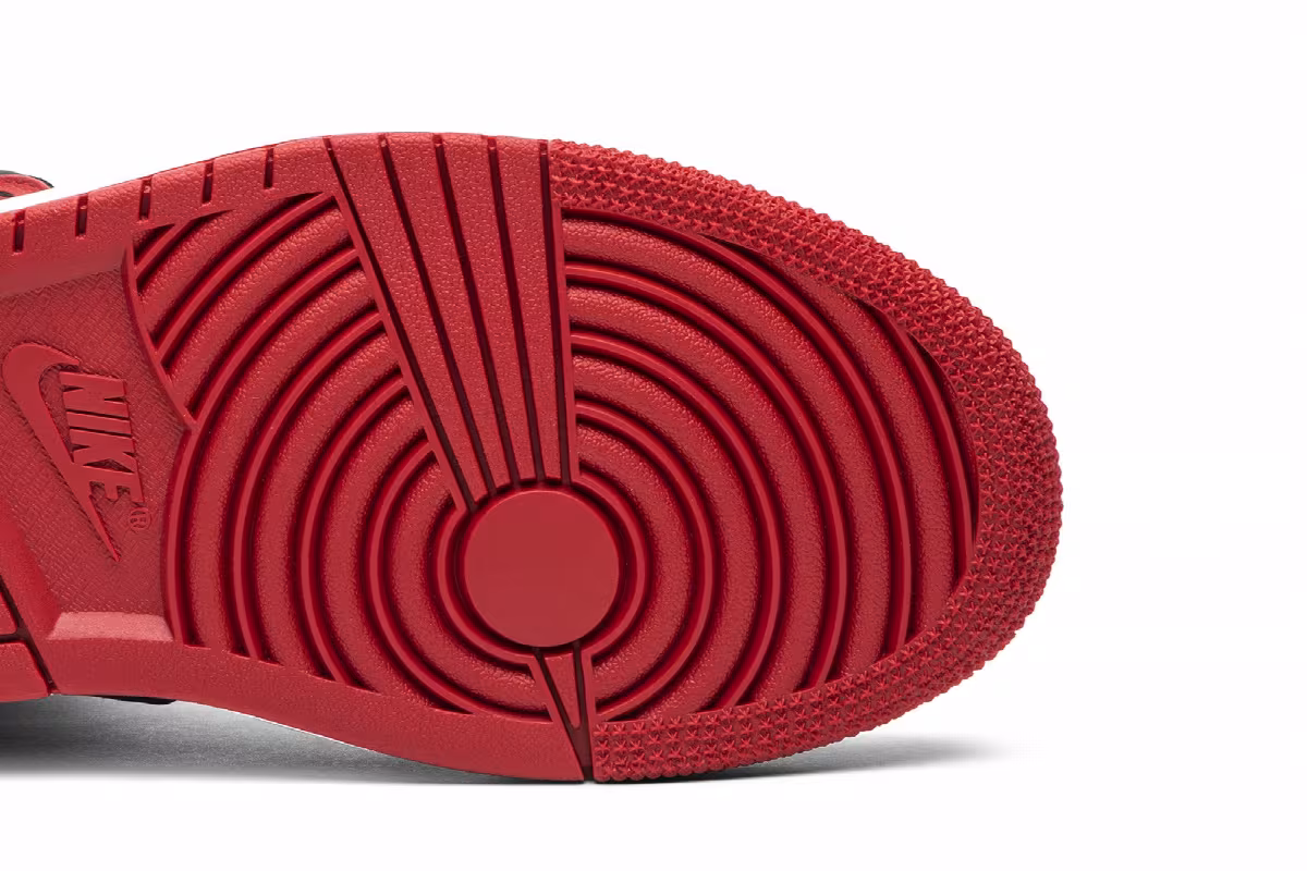 Air Jordan 1 Mid Reverse Banned, view 6
