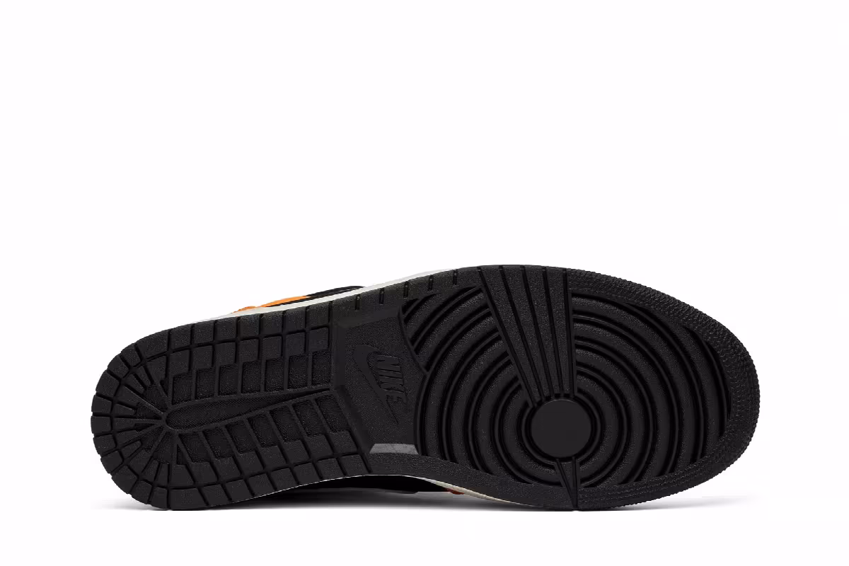 Air Jordan 1 Mid Black Cone, view 5
