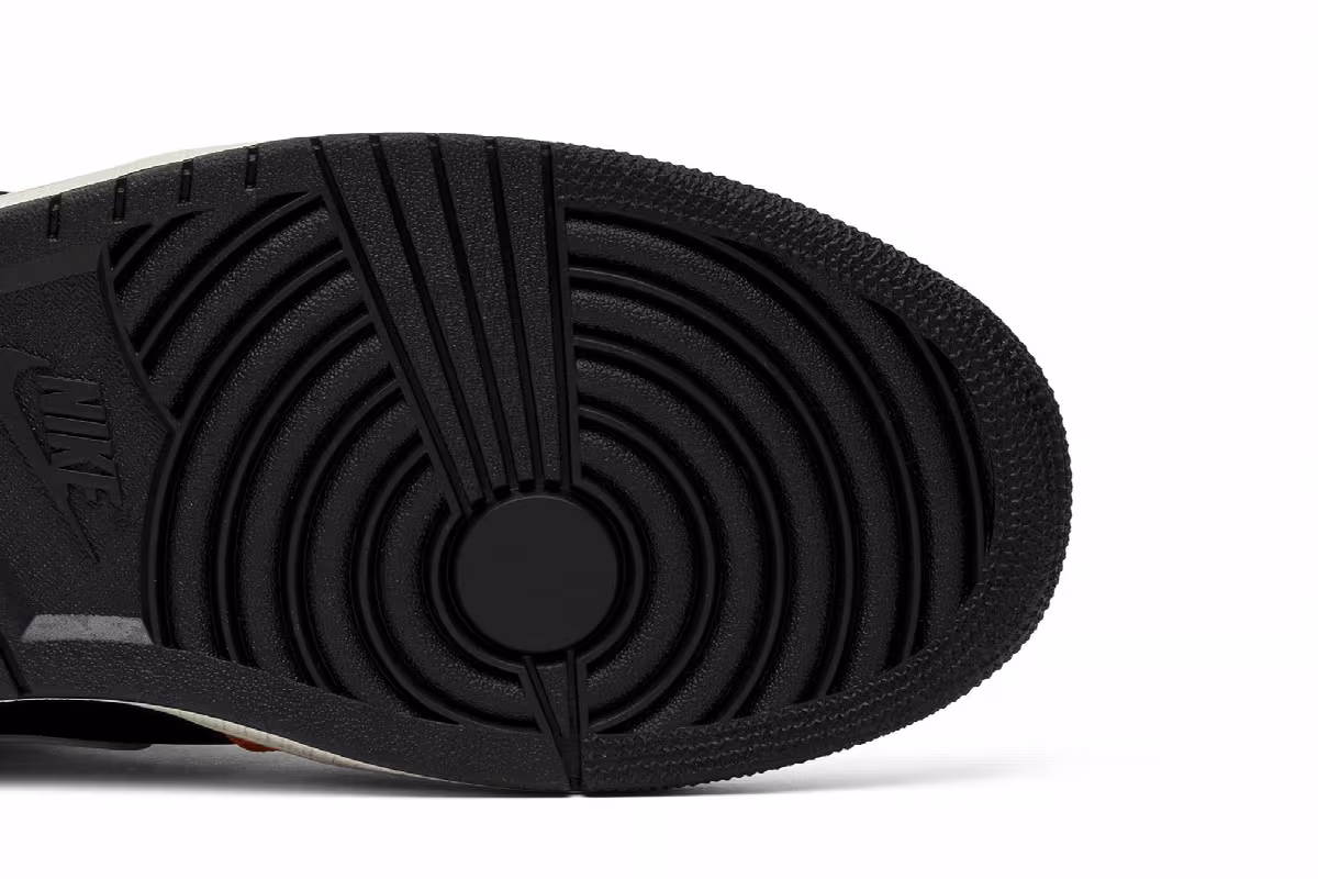 Air Jordan 1 Mid Black Cone, view 6