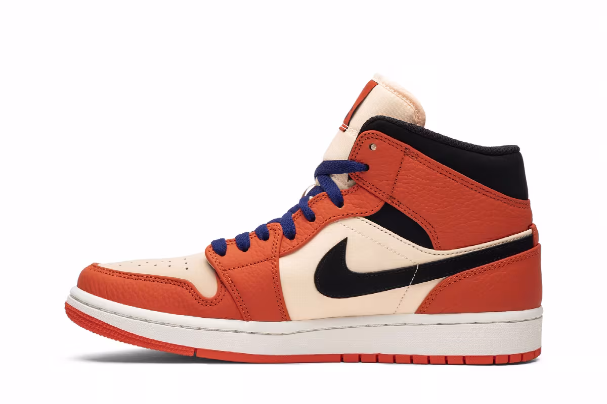 Air Jordan 1 Mid SE Team Orange, view 4