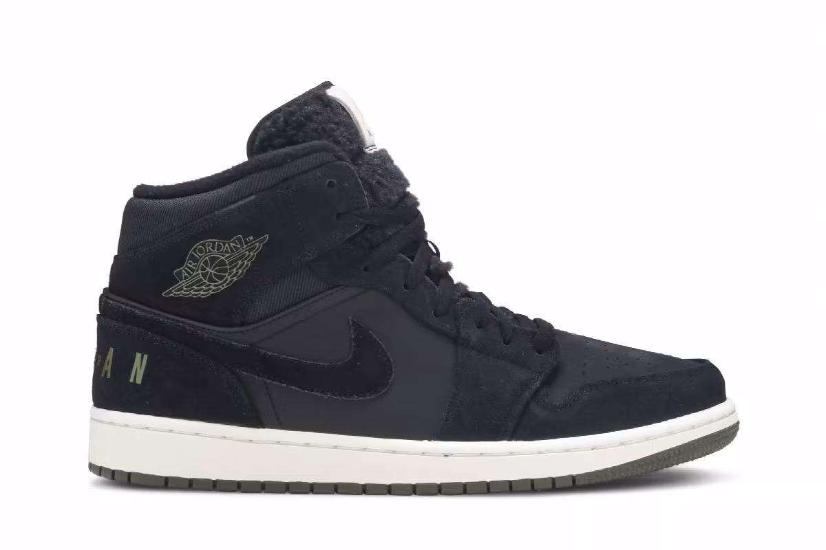 Air Jordan 1 Mid Black, view 2
