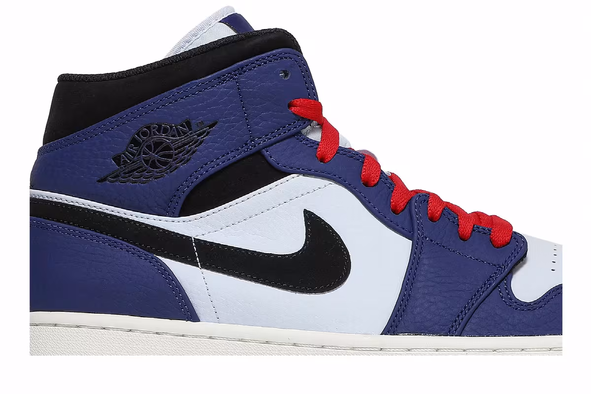 Air Jordan 1 Mid SE Deep Royal Blue, view 3