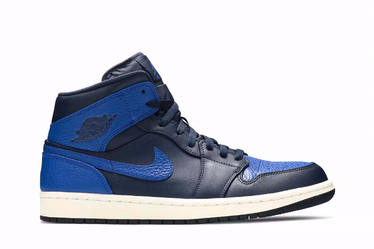 Air Jordan 1 Mid Obsidian Royal, view 2