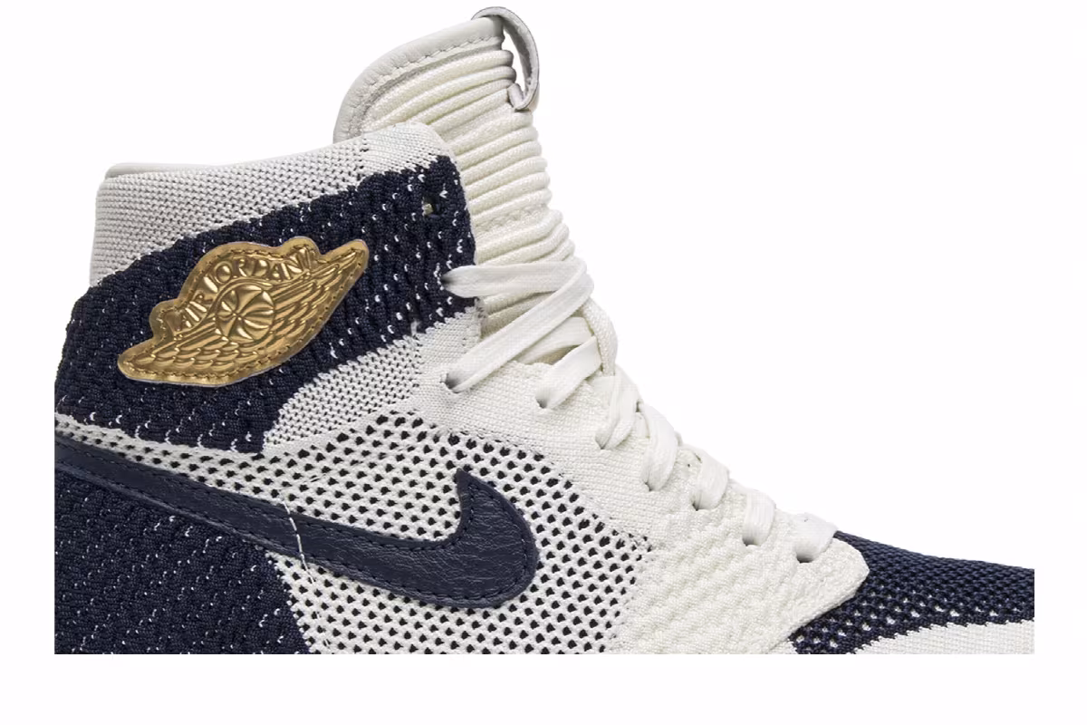 Air Jordan 1 High OG Flyknit Re2pect, view 3