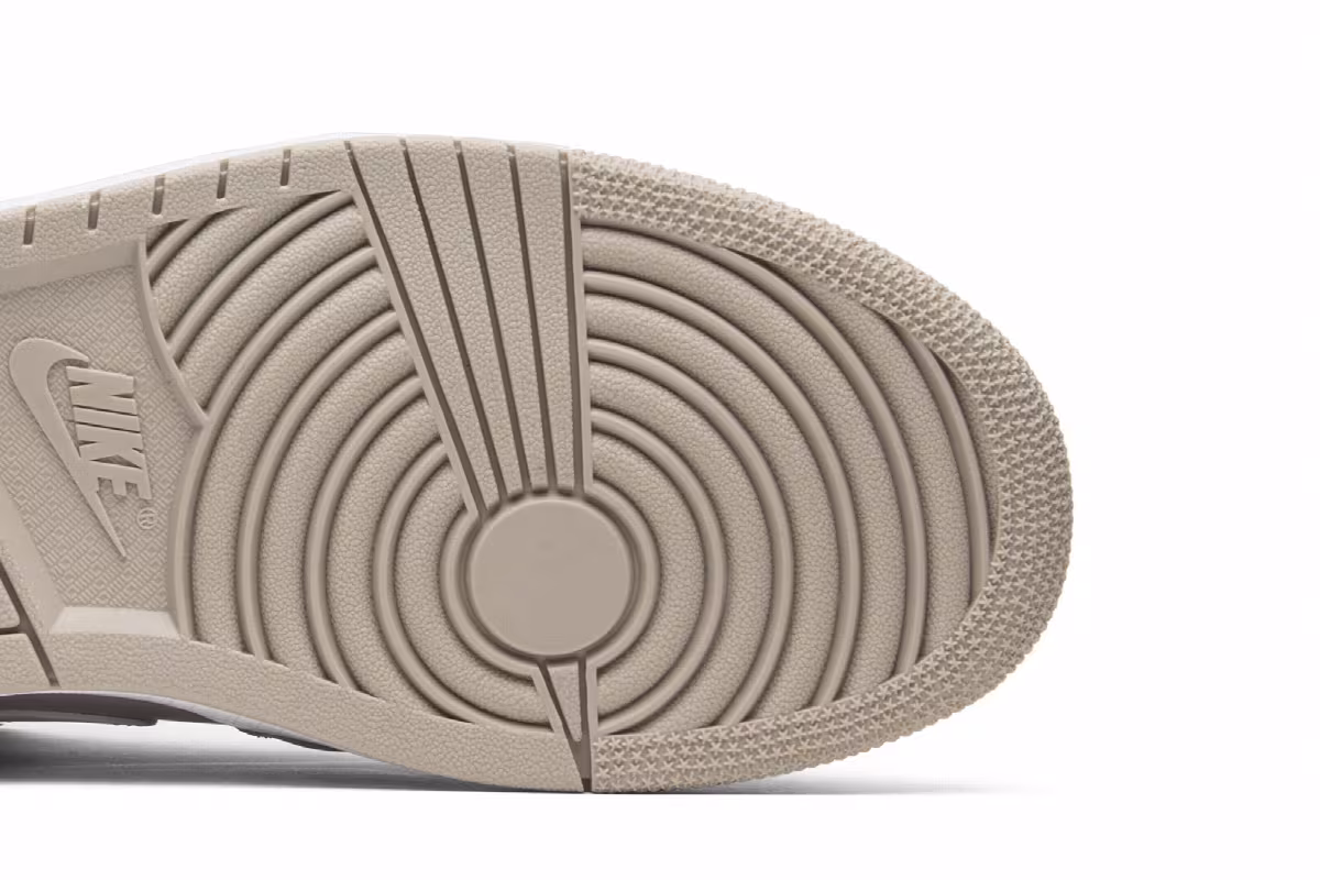 Air Jordan 1 Mid Desert Sand, view 6