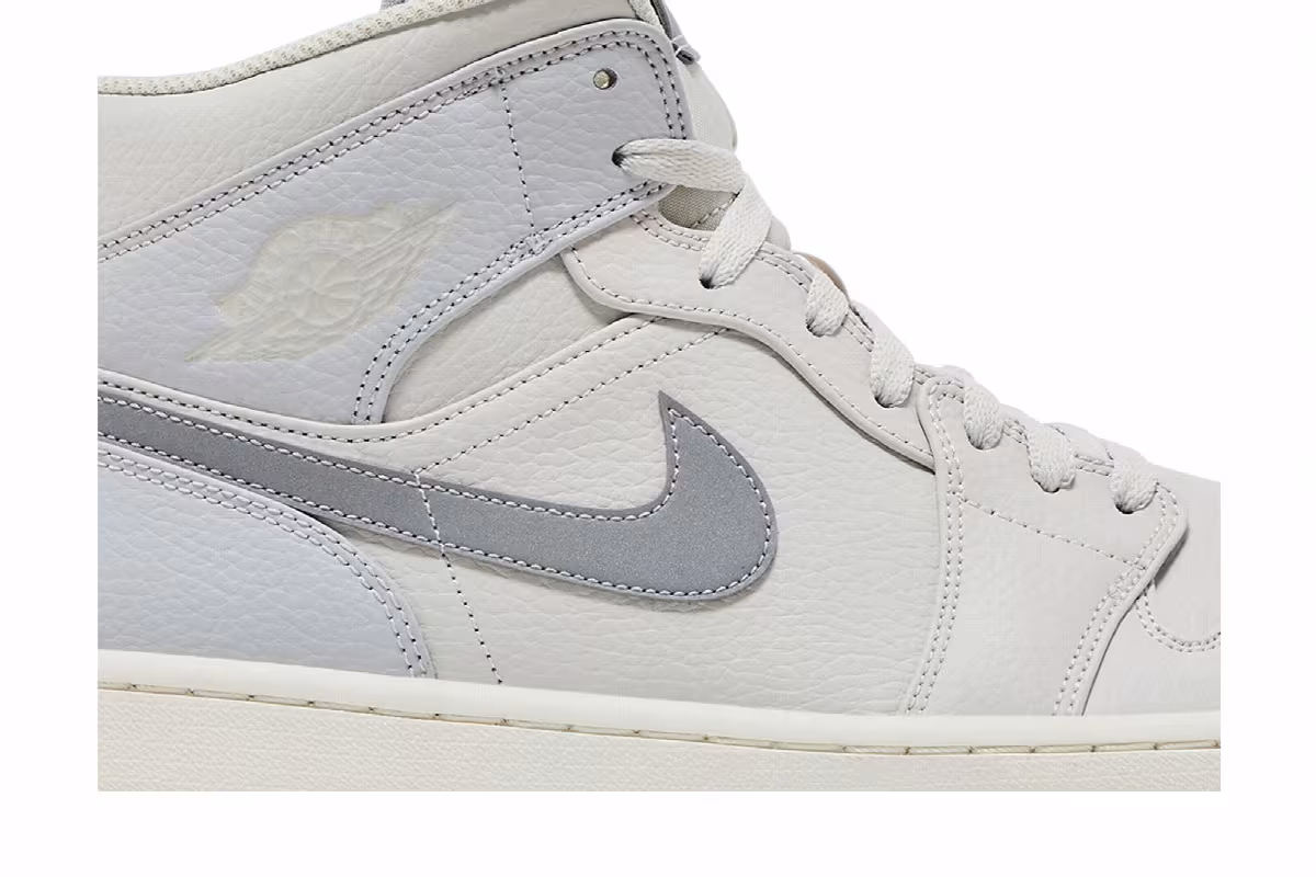 Air Jordan 1 Mid SE Grey Fog, view 3