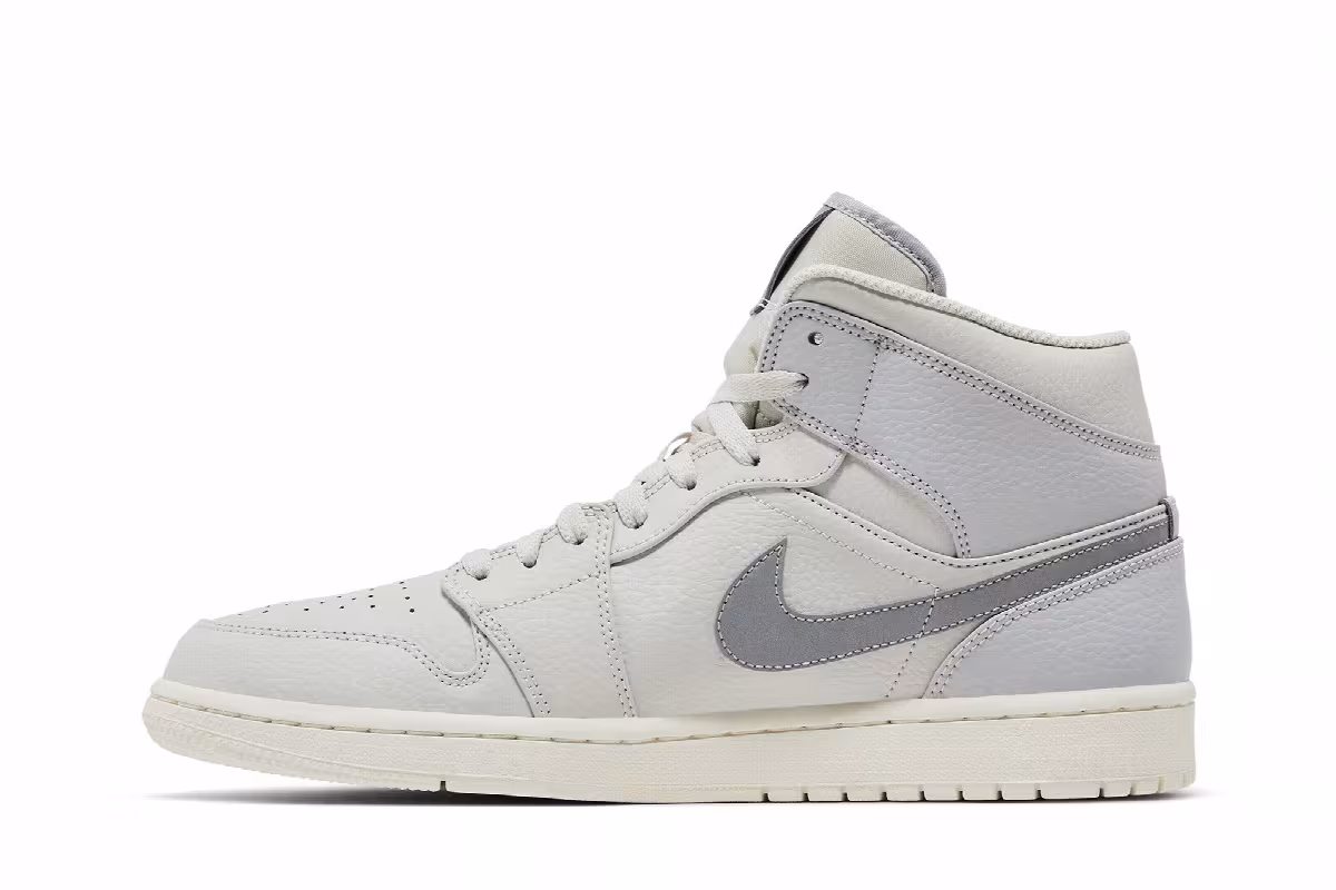 Air Jordan 1 Mid SE Grey Fog, view 4