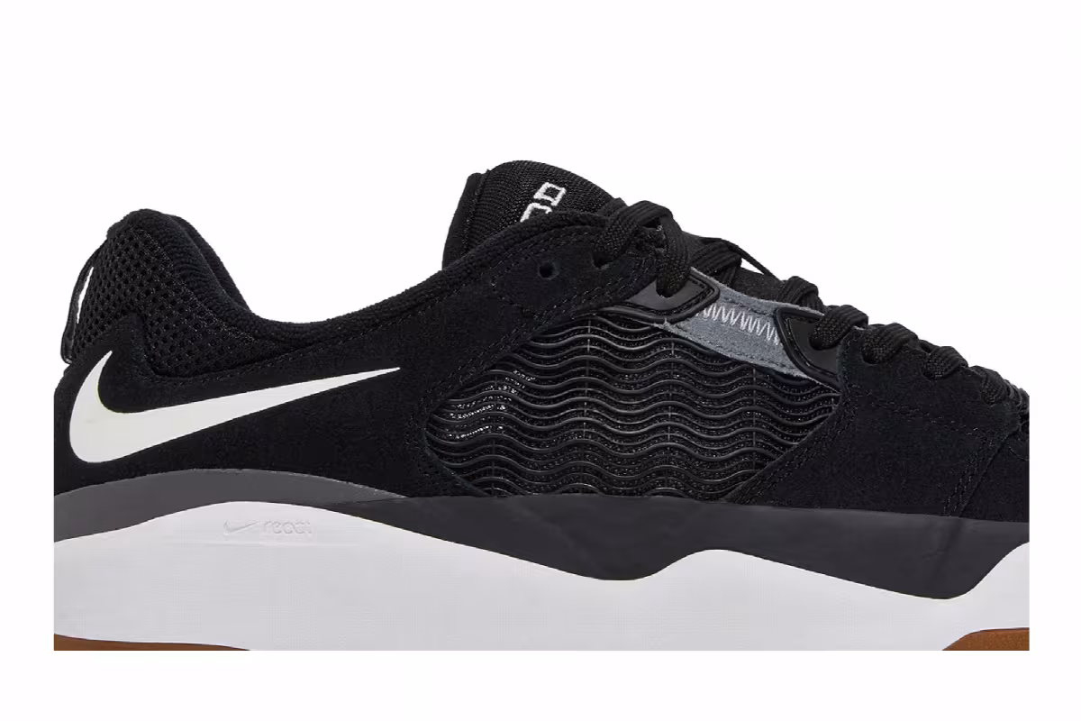 Nike Ishod Wair SB Black White, view 3
