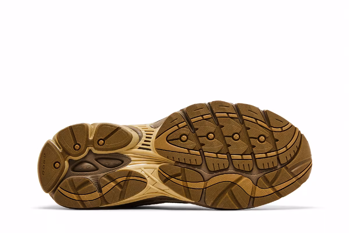 Starcow x Saucony ProGrid Omni 9 Desert, view 5