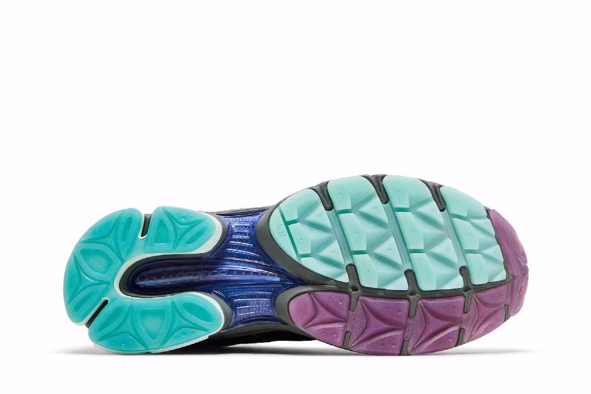 Saucony ProGrid Triumph 4 Winter Solstice Pack, view 5