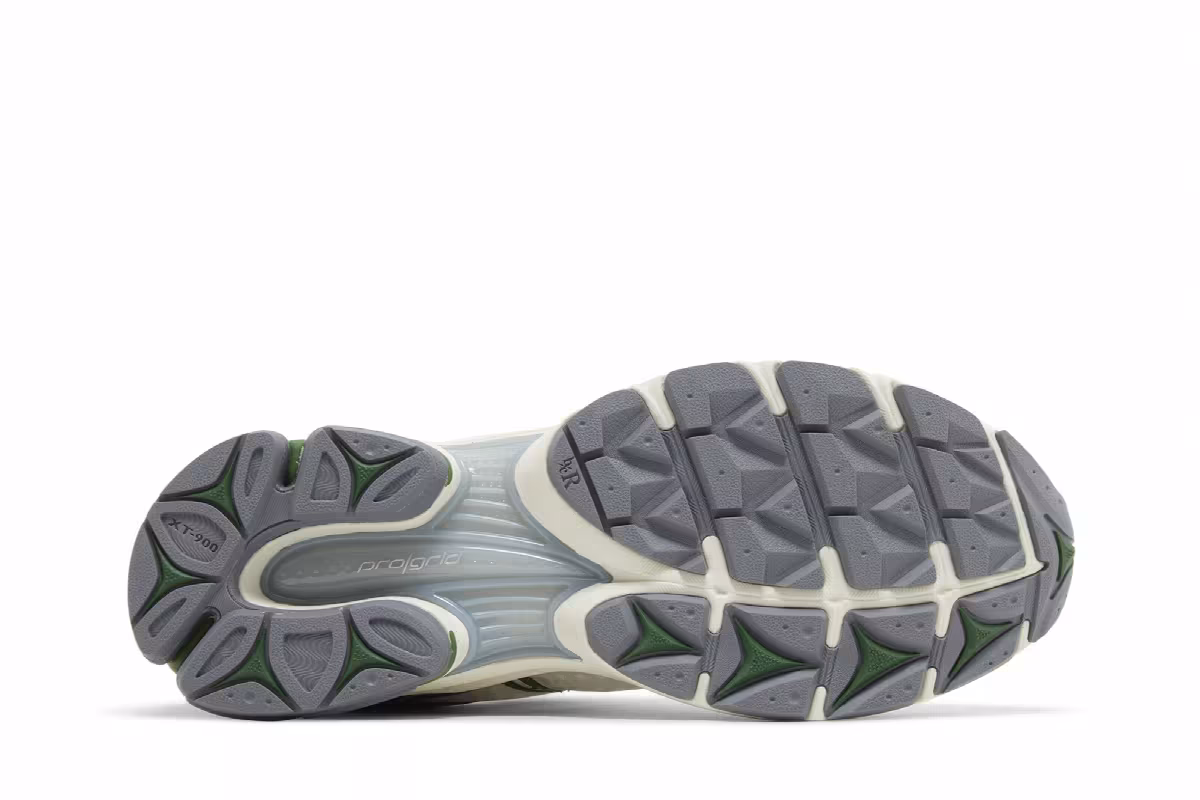 Minted New York x Saucony ProGrid Triumph 4 Cream Green, view 5
