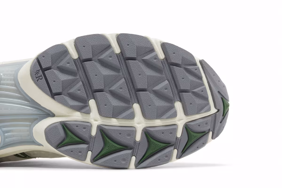 Minted New York x Saucony ProGrid Triumph 4 Cream Green, view 6