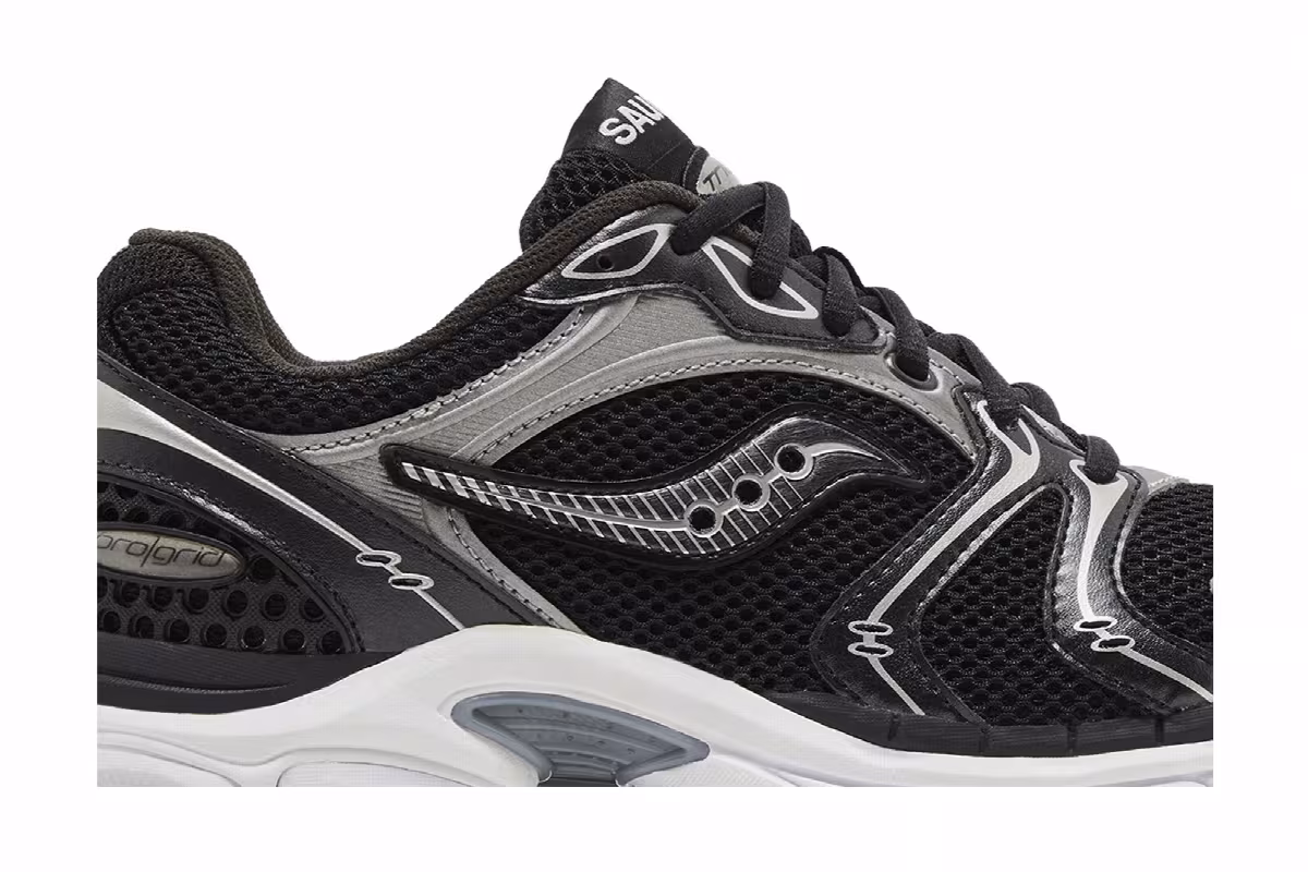 Saucony ProGrid Triumph 4 Heritage  Pack - Black Silver, view 3