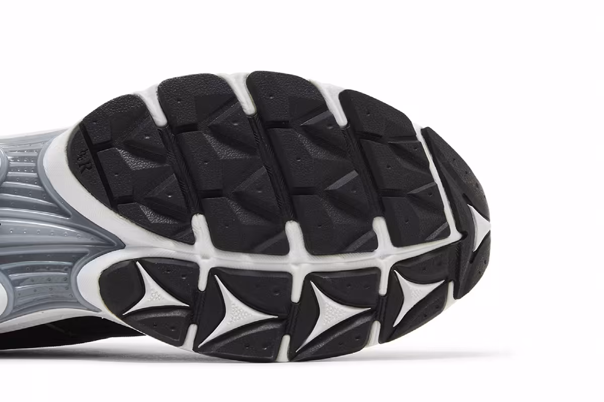 Saucony ProGrid Triumph 4 Heritage  Pack - Black Silver, view 6