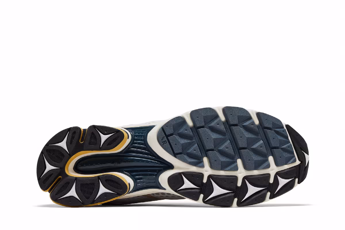 Saucony Progrid Triumph 4 Fabricated Future, view 5