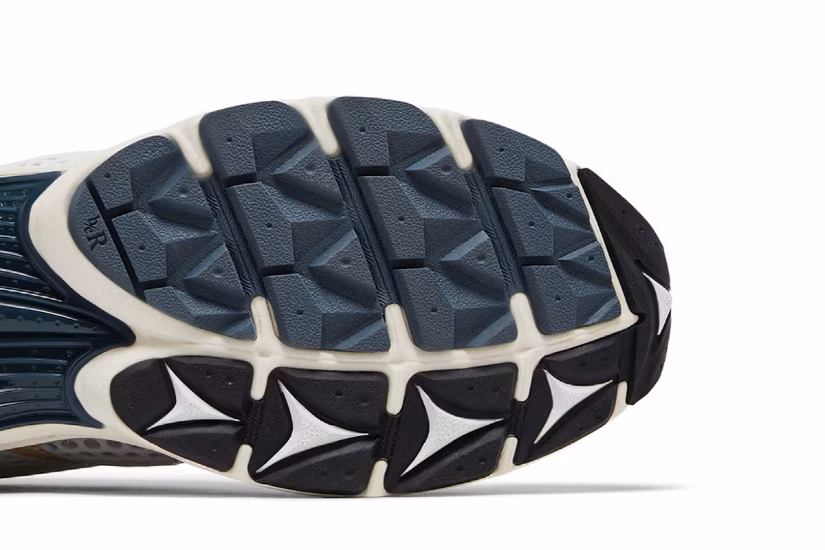 Saucony Progrid Triumph 4 Fabricated Future, view 6