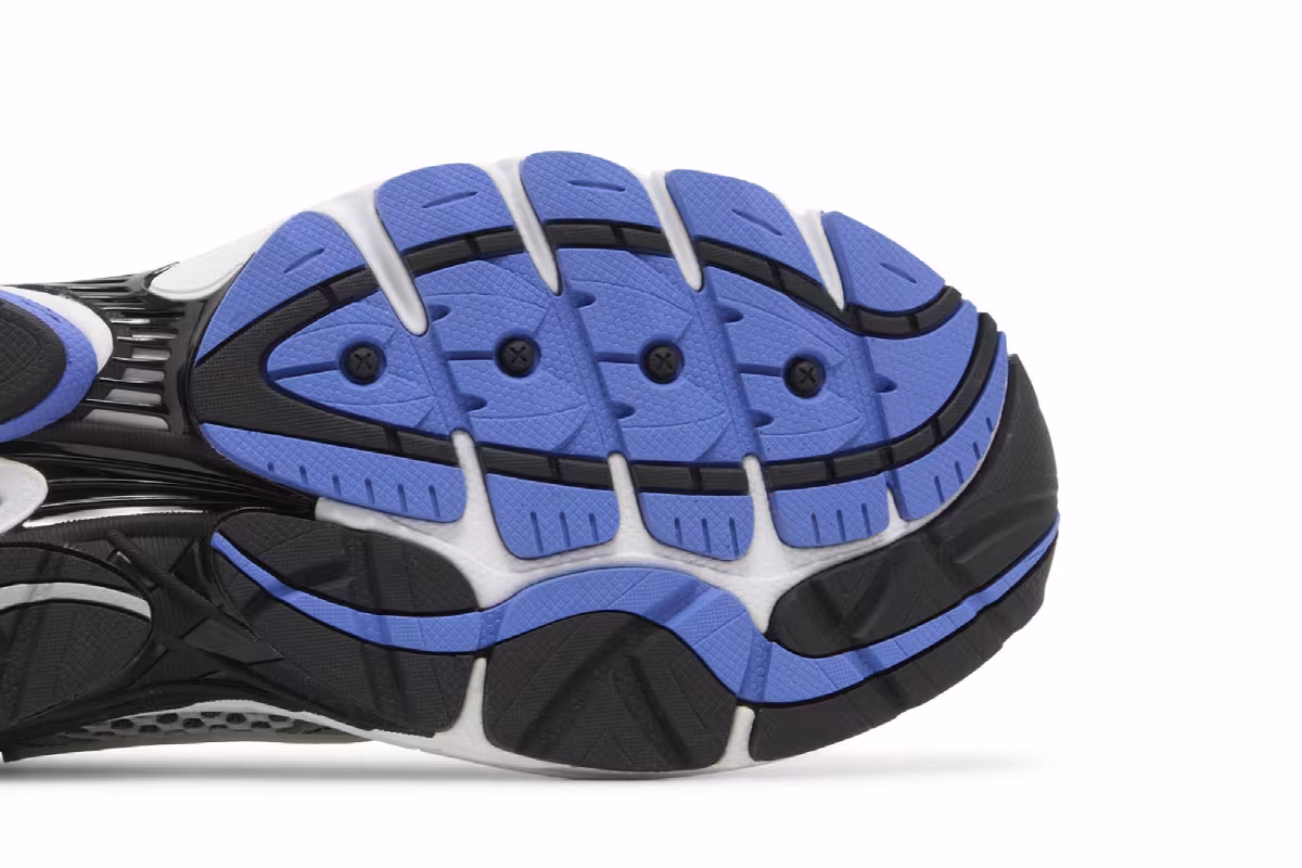 Saucony Progrid Omni 9 OG White Silver Blue, view 6