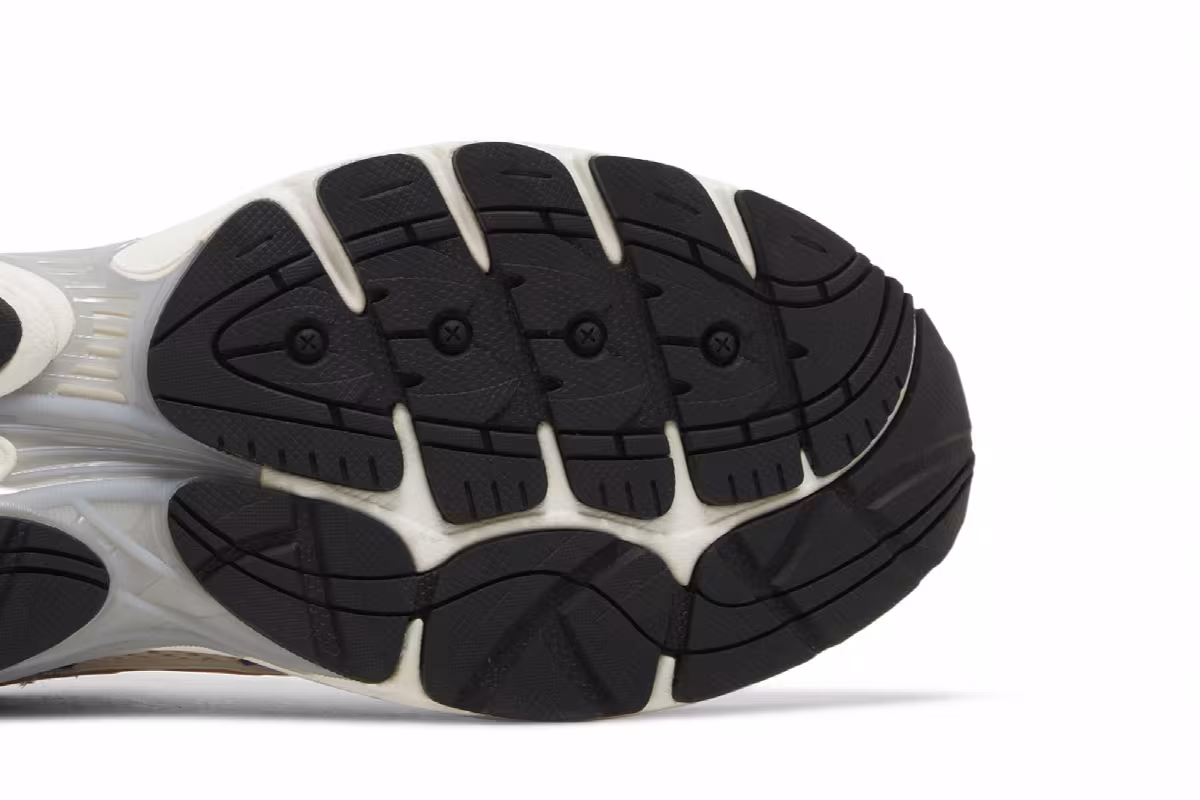 Saucony ProGrid Omni 9 Premium Cream Yellow, view 6