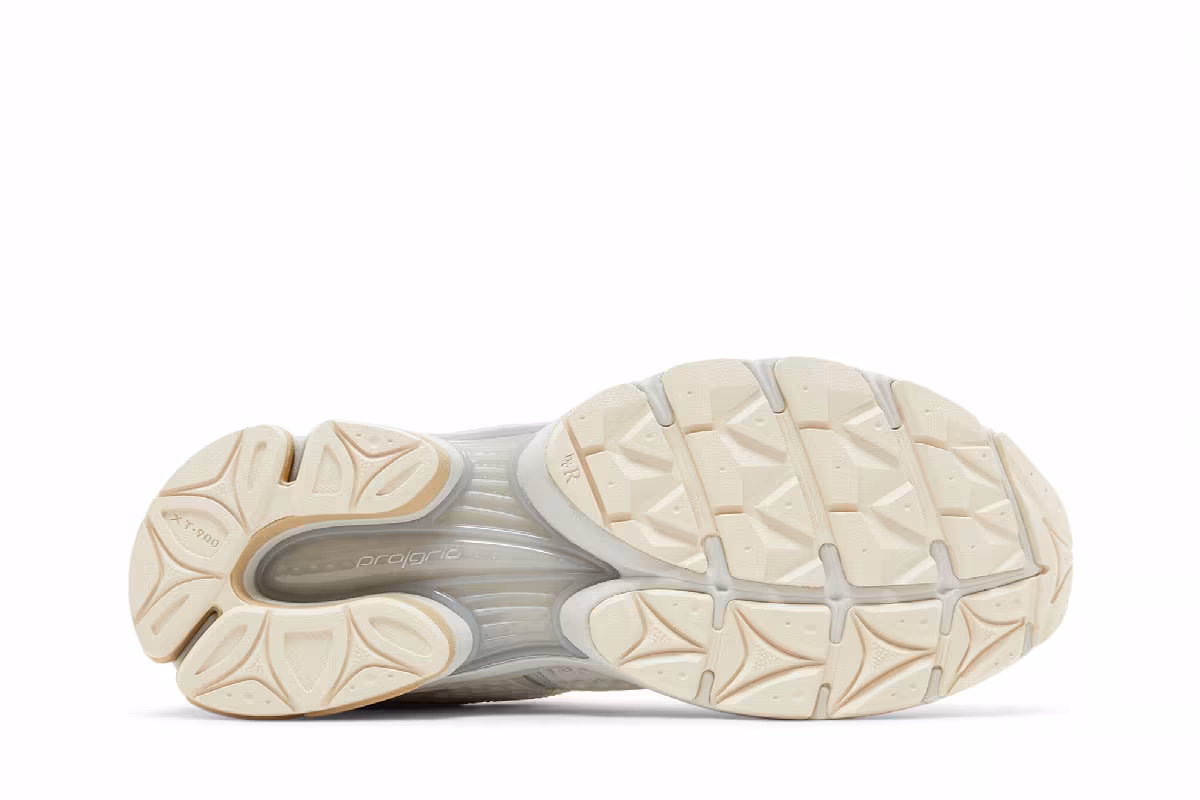 Highsnobiety x Saucony ProGrid Triumph 4 Cream, view 5