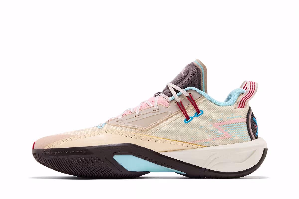 Li-Ning Wade Fission 9 Origin, view 4