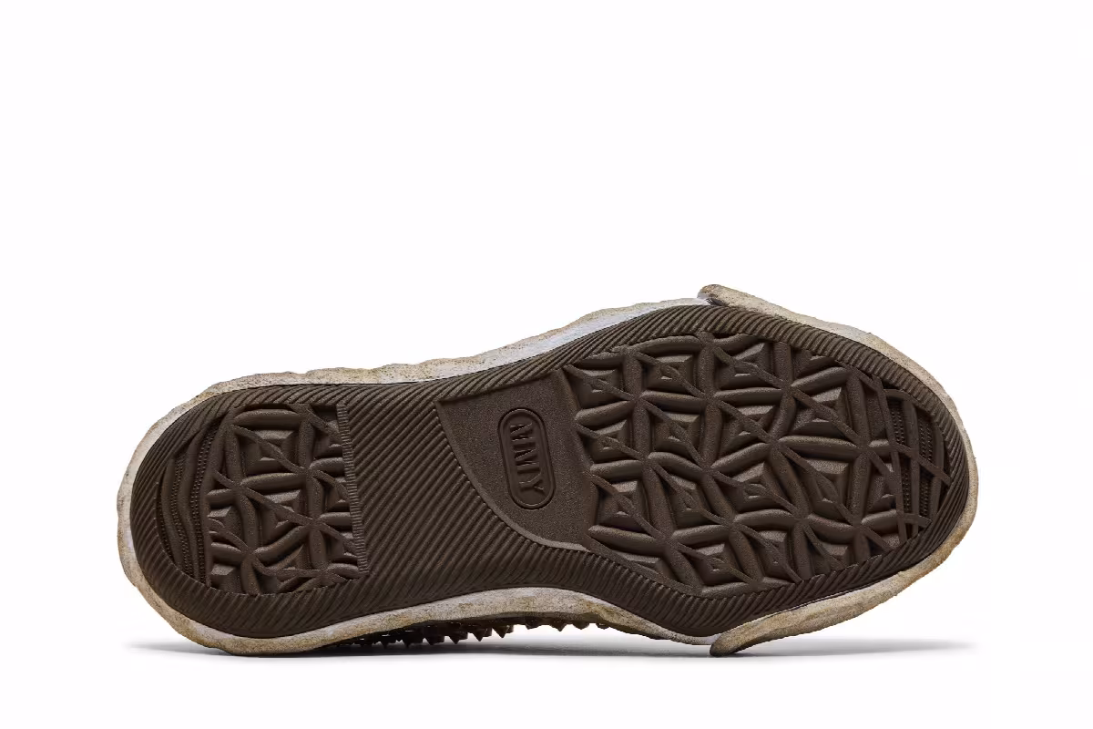 Maison Mihara Yasuhiro Peterson 23 OG Sole Studded Canvas Low White, view 5