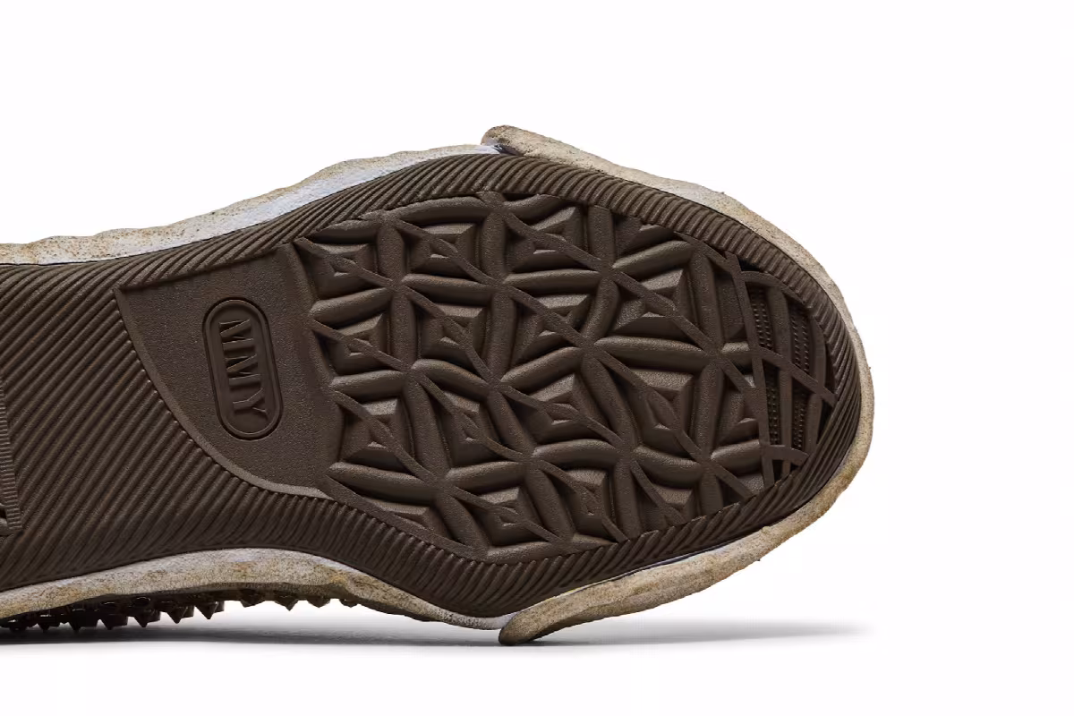 Maison Mihara Yasuhiro Peterson 23 OG Sole Studded Canvas Low White, view 6