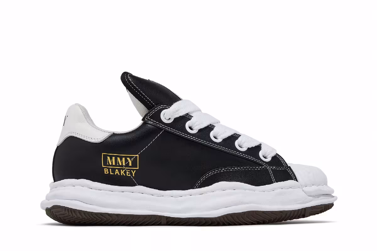 Maison Mihara Yasuhiro Blakey Puffer OG Sole Leather Low Black White, view 2