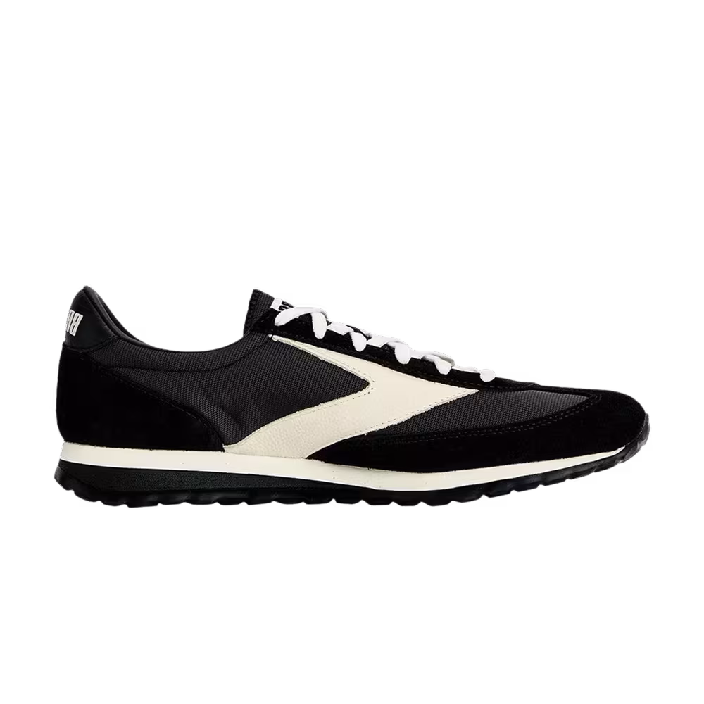 Brooks Vanguard Black Coconut Milk