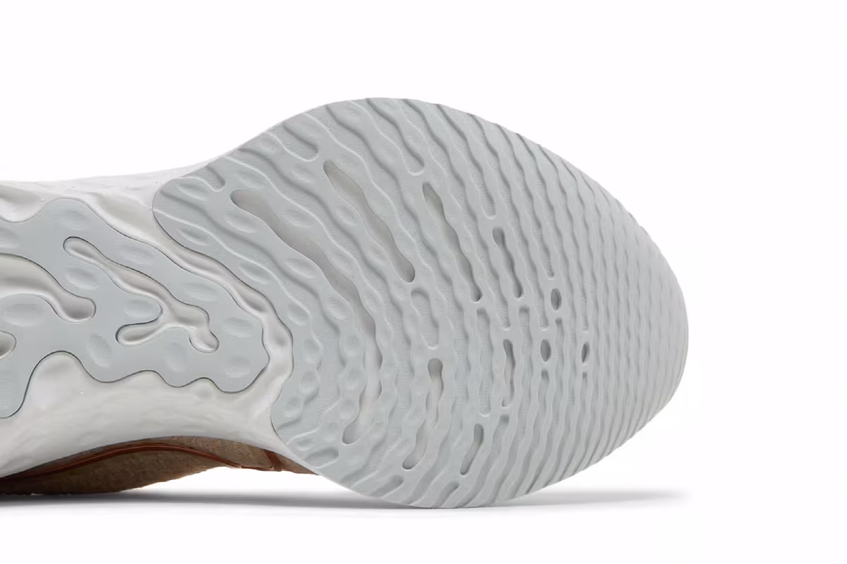 Nike Women's React Infinity Run Flyknit 3 Sesame Metallic Copper, view 6