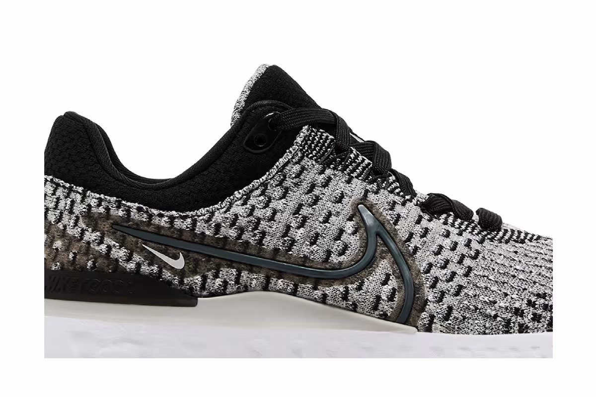 Nike Women's React Infinity Run Flyknit 3 Black Dark Smoke Grey, view 3