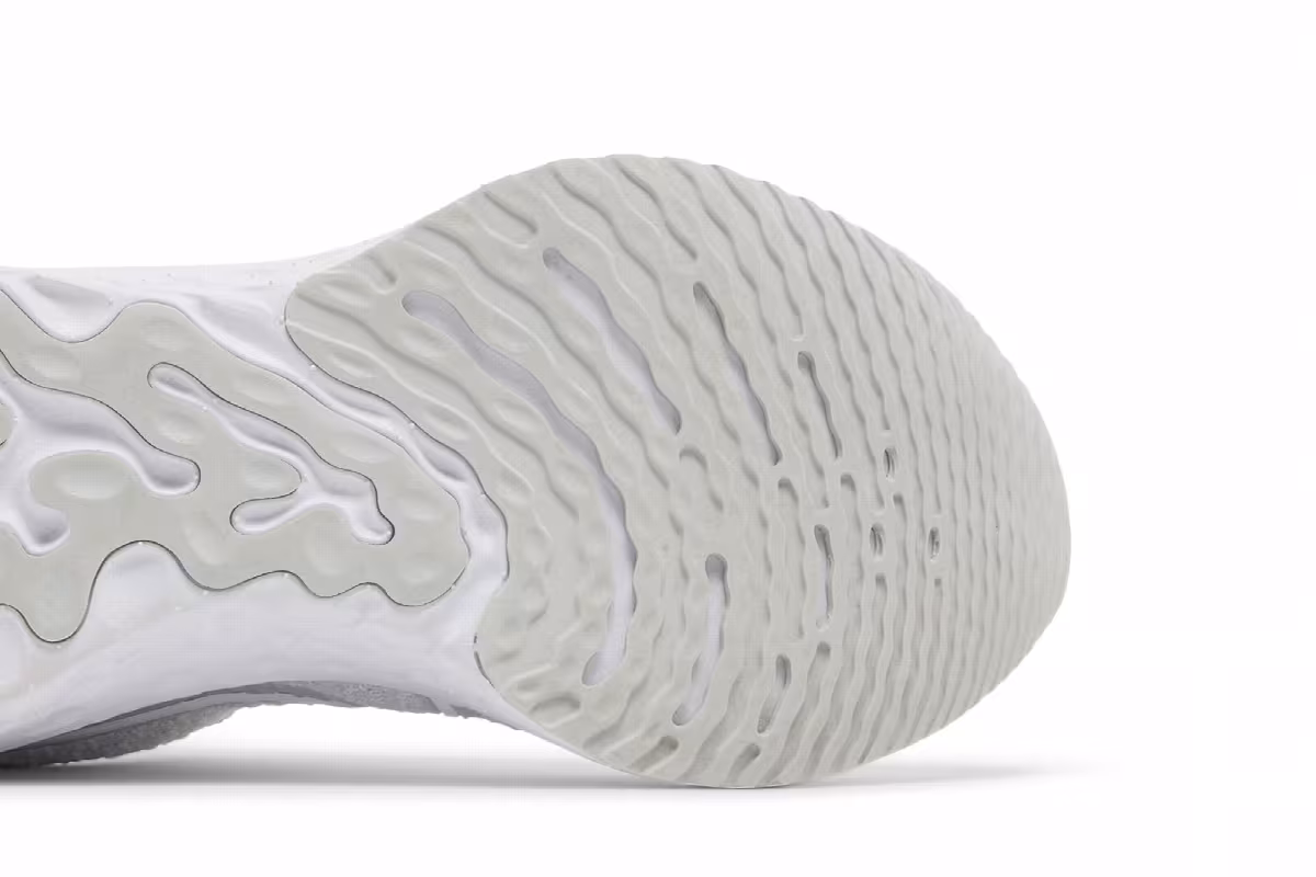 Nike Women's React Infinity Run Flyknit 3 Pure Platinum, view 6