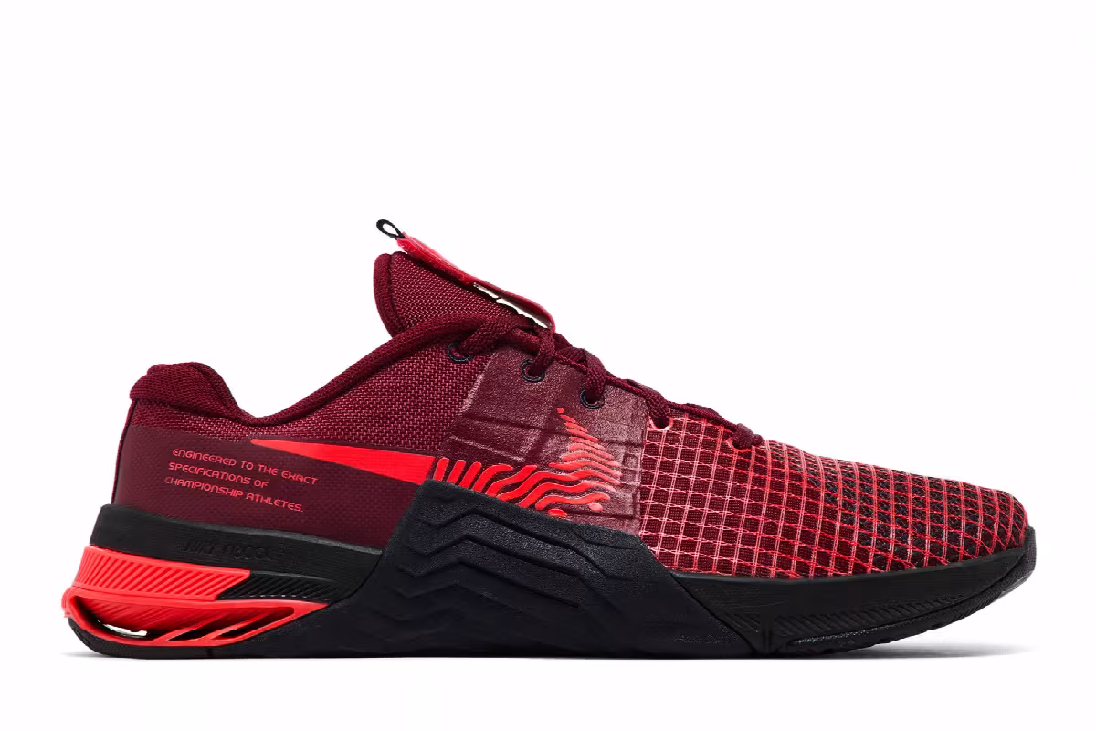 Nike Metcon 8 Team Red Crimson, view 2