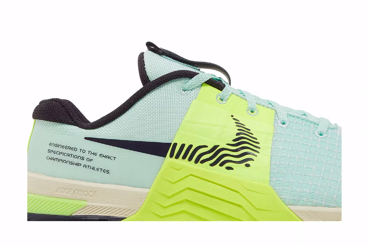 Nike Metcon 8 Mint Foam Volt, view 3