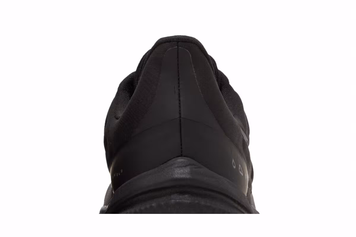 Nike Air Winflo 9 Shield Triple Black, view 8