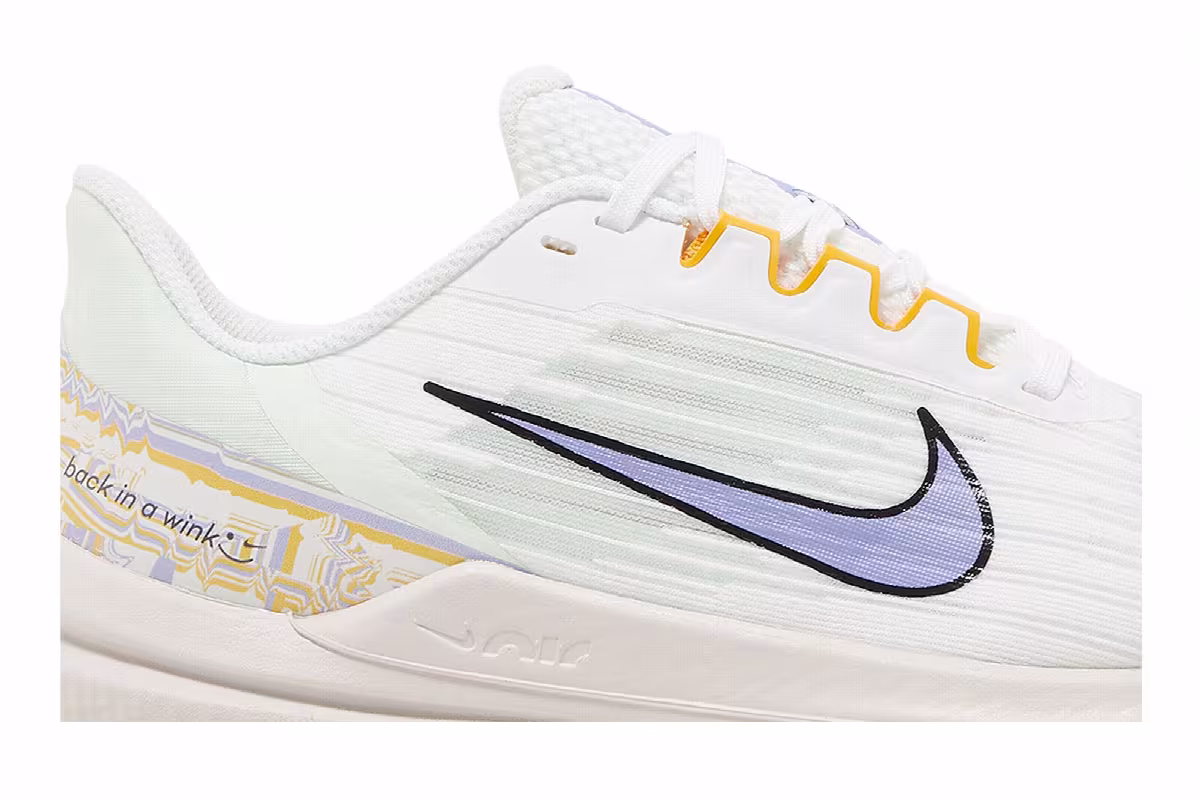 Nike Women's Air Winflo 9 Premium Back In A Wink, view 3