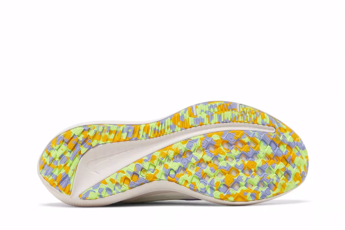 Nike Women's Air Winflo 9 Premium Back In A Wink, view 5