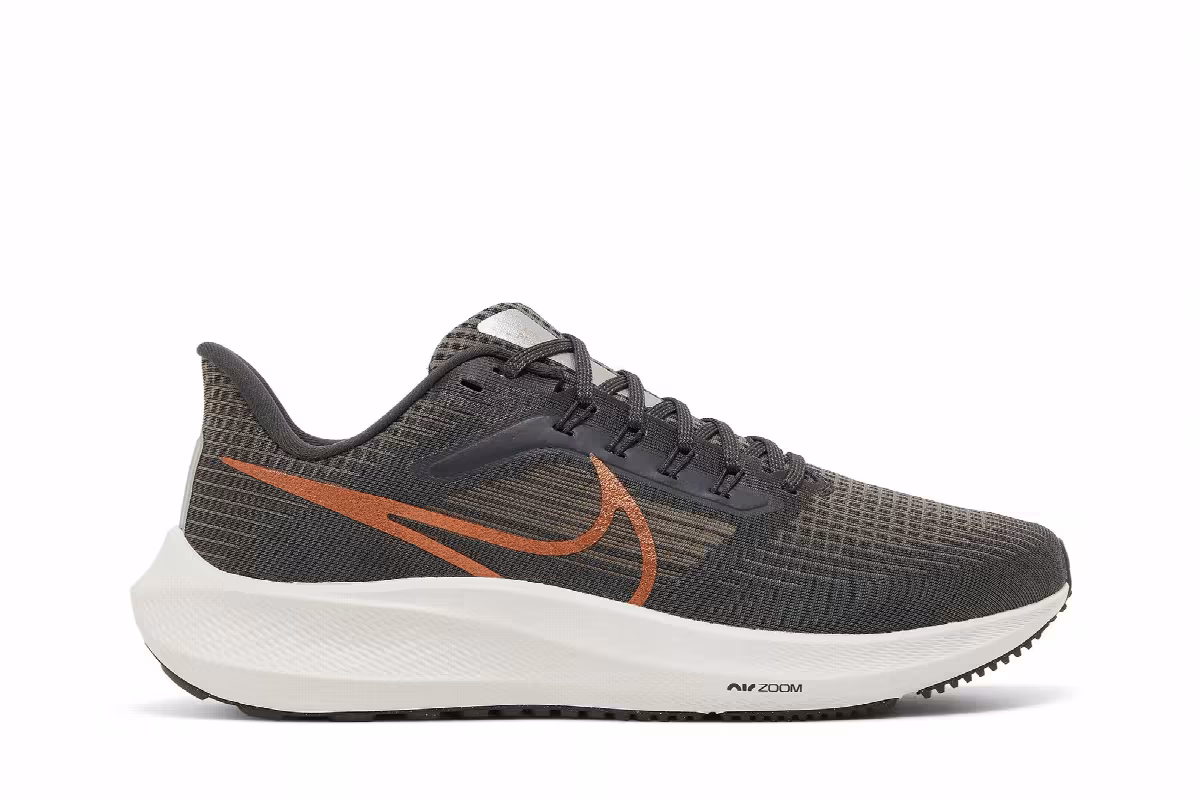 Nike Women's Air Winflo 9 Grey Metallic Copper, view 2