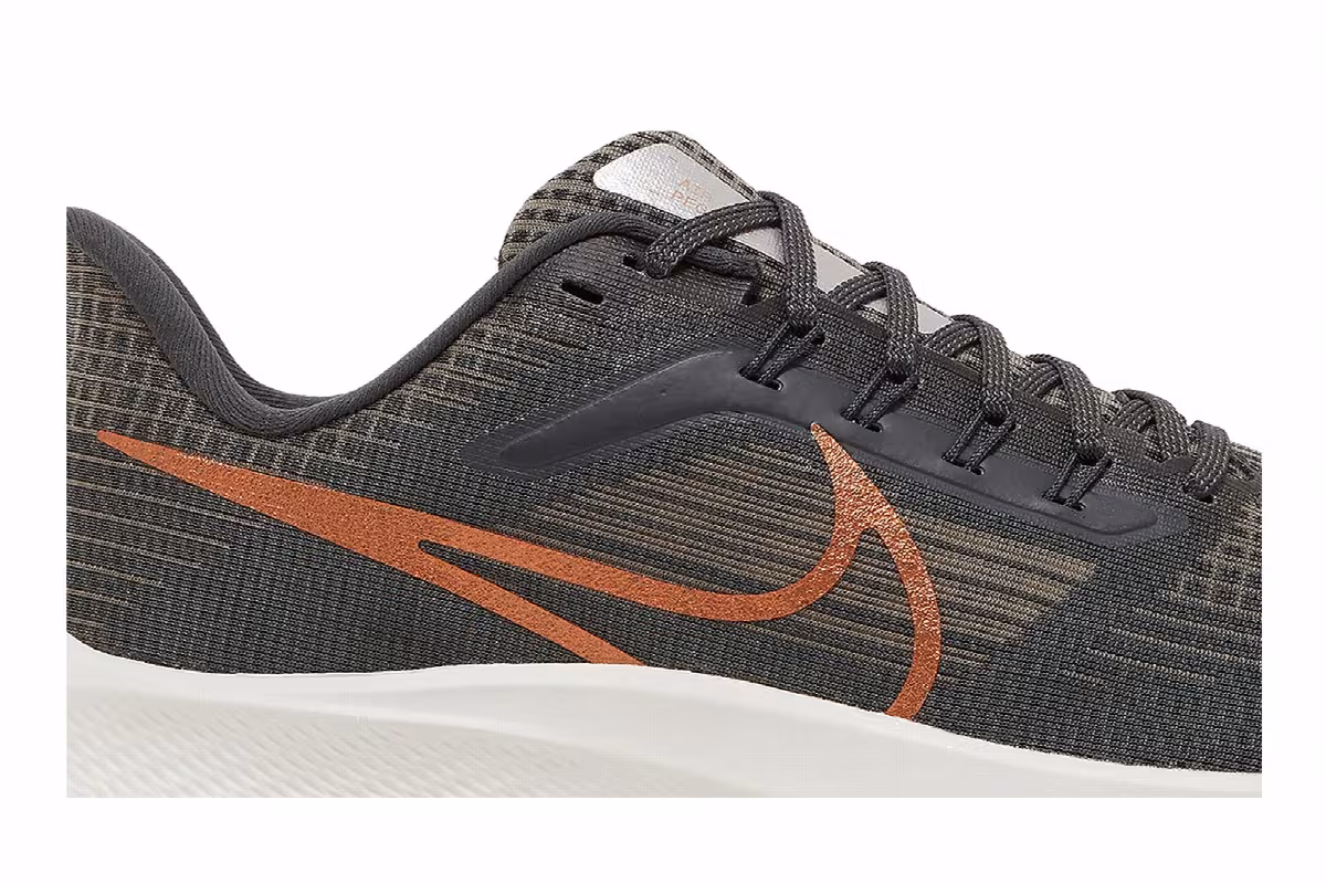 Nike Women's Air Winflo 9 Grey Metallic Copper, view 3