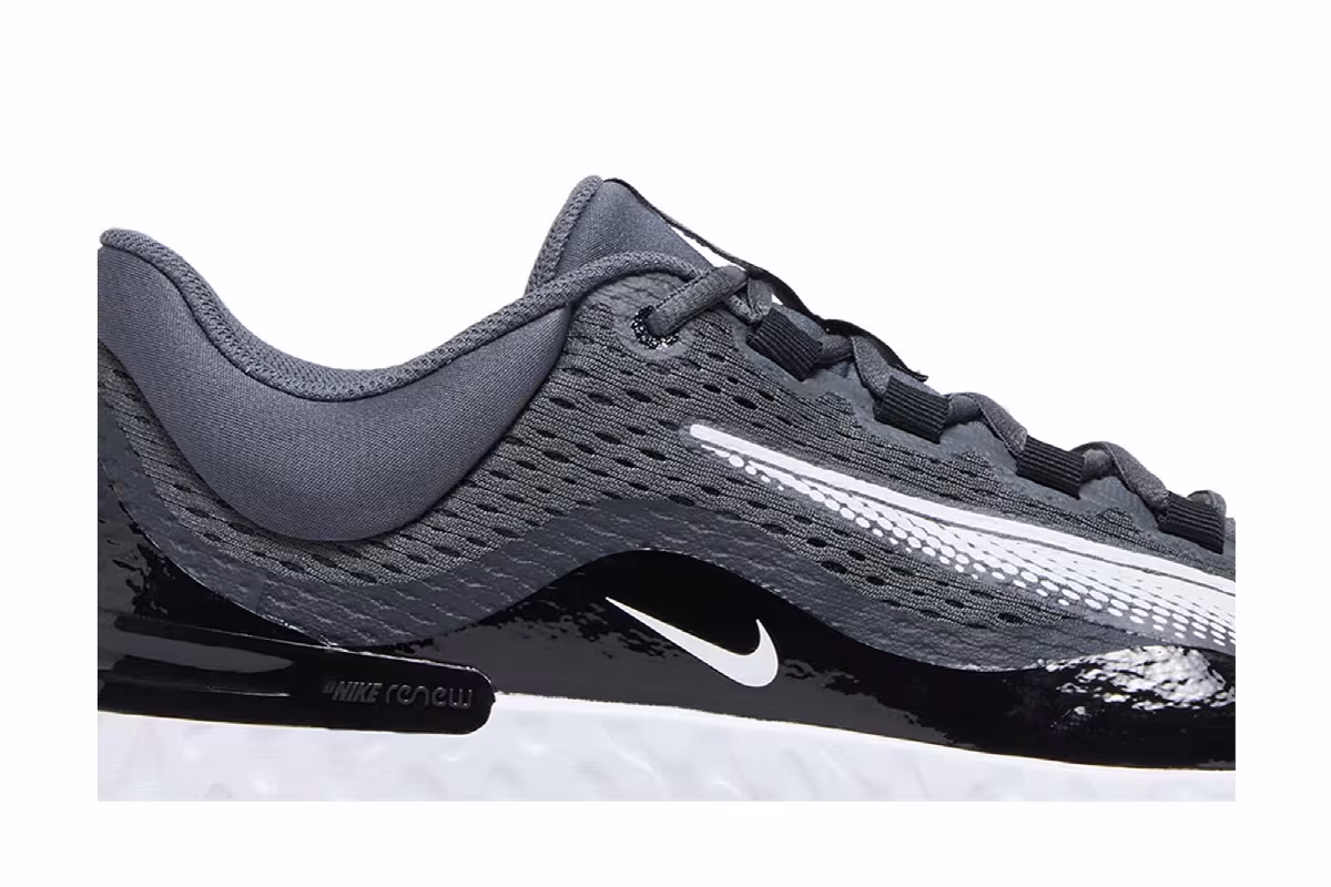 Nike Alpha Huarache Elite 4 TF Black White, view 3