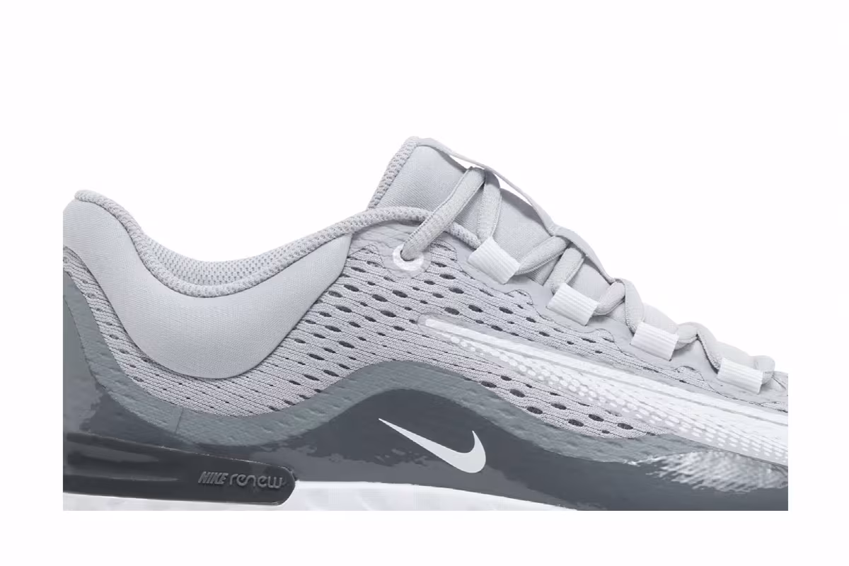 Nike Alpha Huarache Elite 4 TF Wolf Grey, view 3