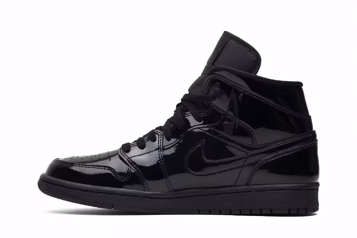 Women's Air Jordan 1 Mid Patent SE Triple Black, view 4