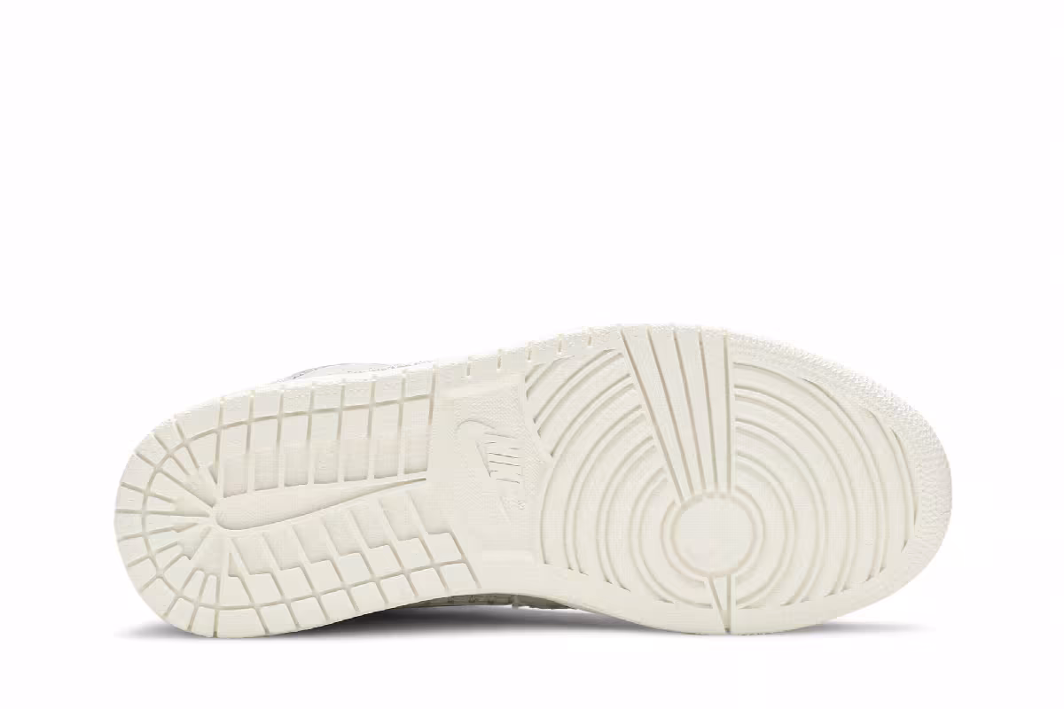 Women's Air Jordan 1 High Premium Desert Sand, view 5
