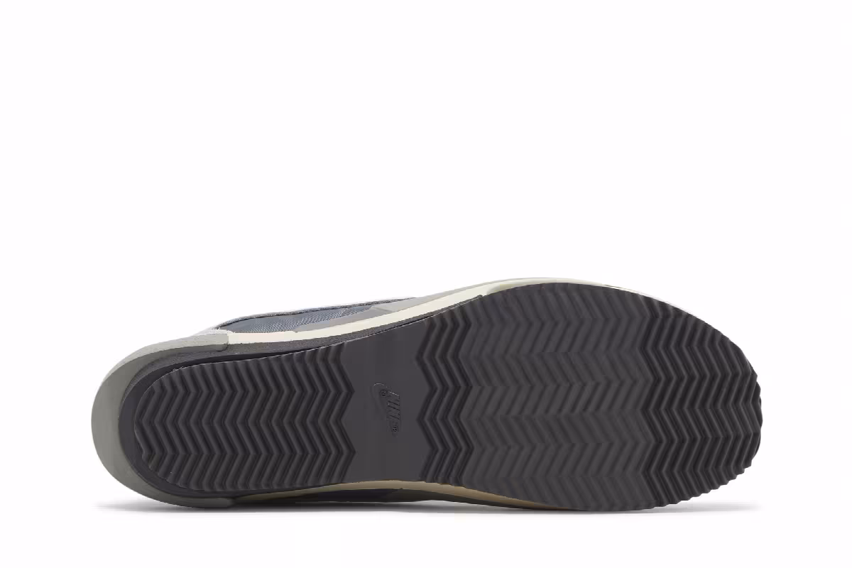 sacai x Nike Zoom Cortez SP Iron Grey, view 5