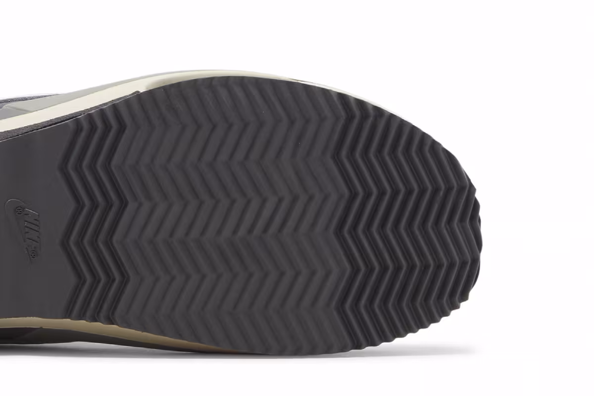 sacai x Nike Zoom Cortez SP Iron Grey, view 6