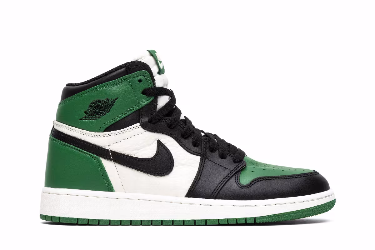 Air Jordan 1 High OG GS Pine Green, view 2