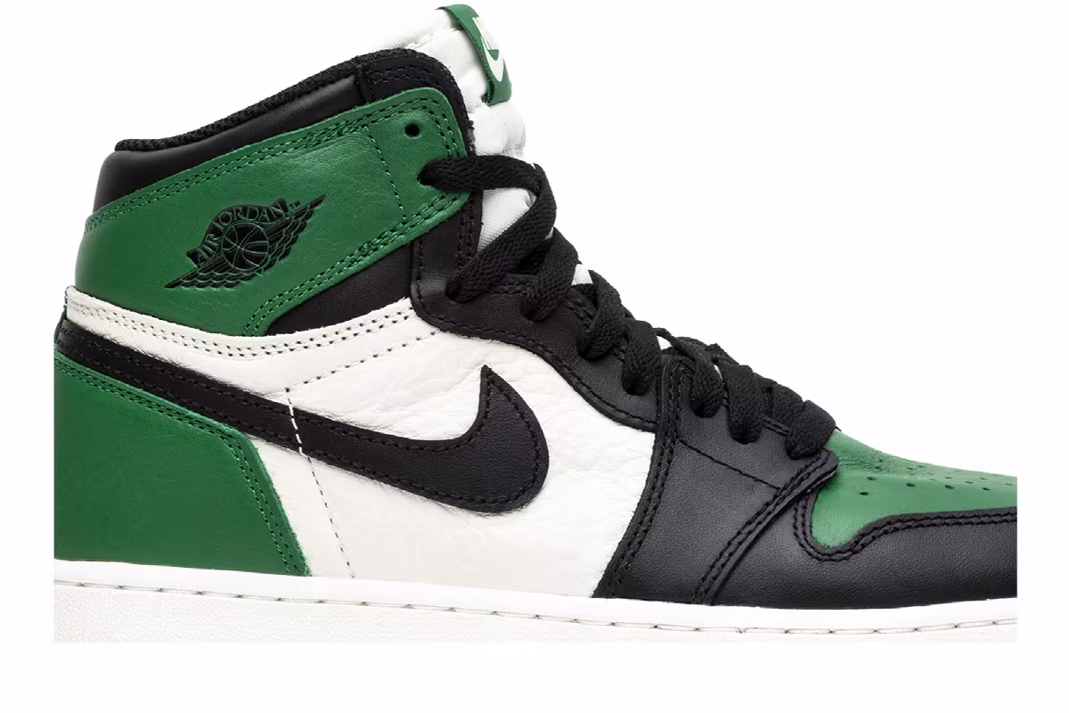 Air Jordan 1 High OG GS Pine Green, view 3