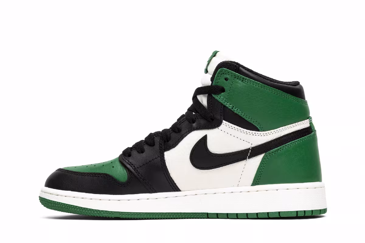 Air Jordan 1 High OG GS Pine Green, view 4