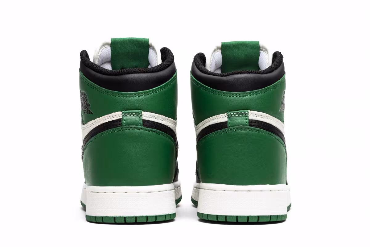 Air Jordan 1 High OG GS Pine Green, view 7